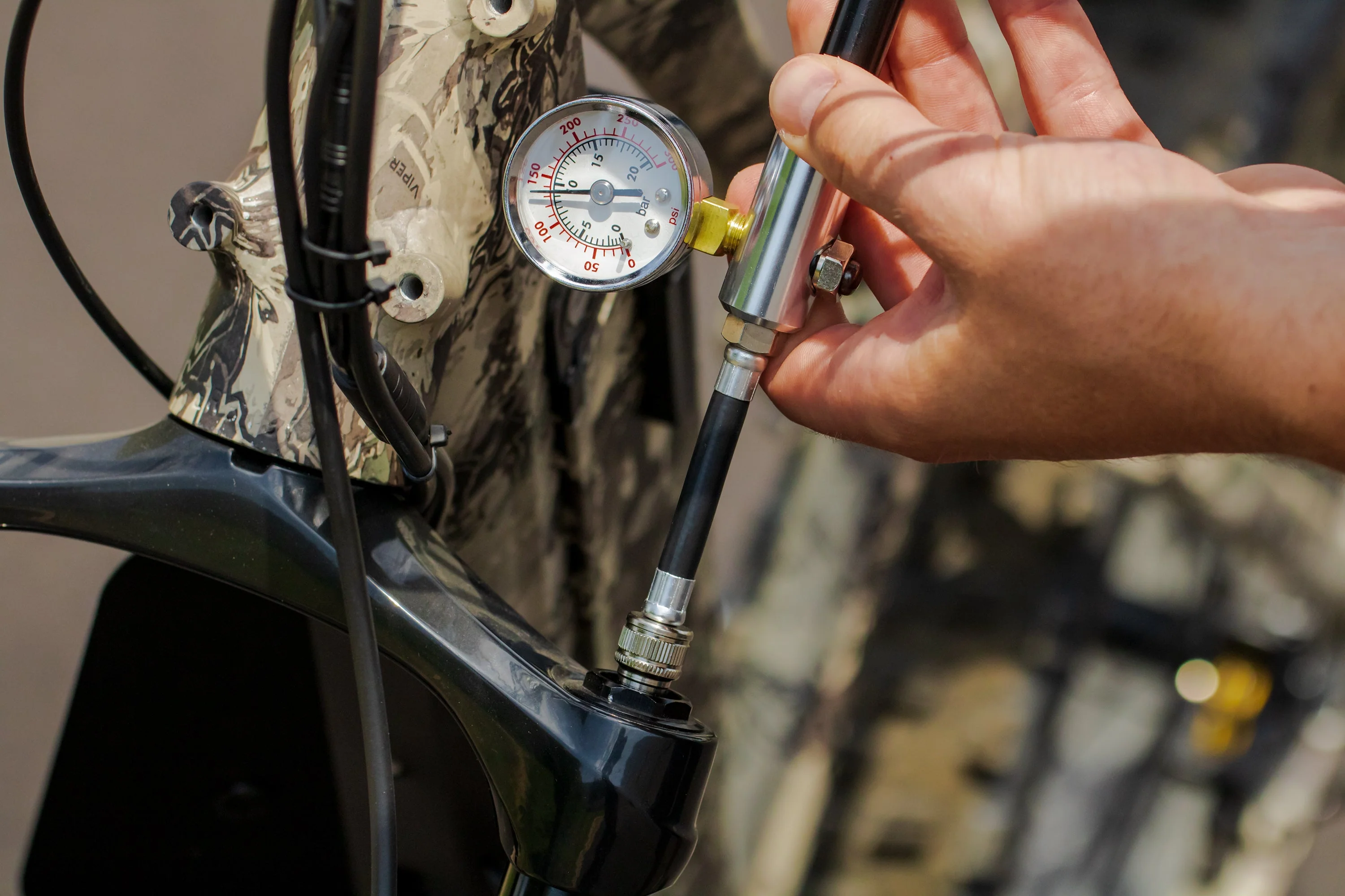 Buzzy’s Pollinator 300PSI Shock Pump - Image 2