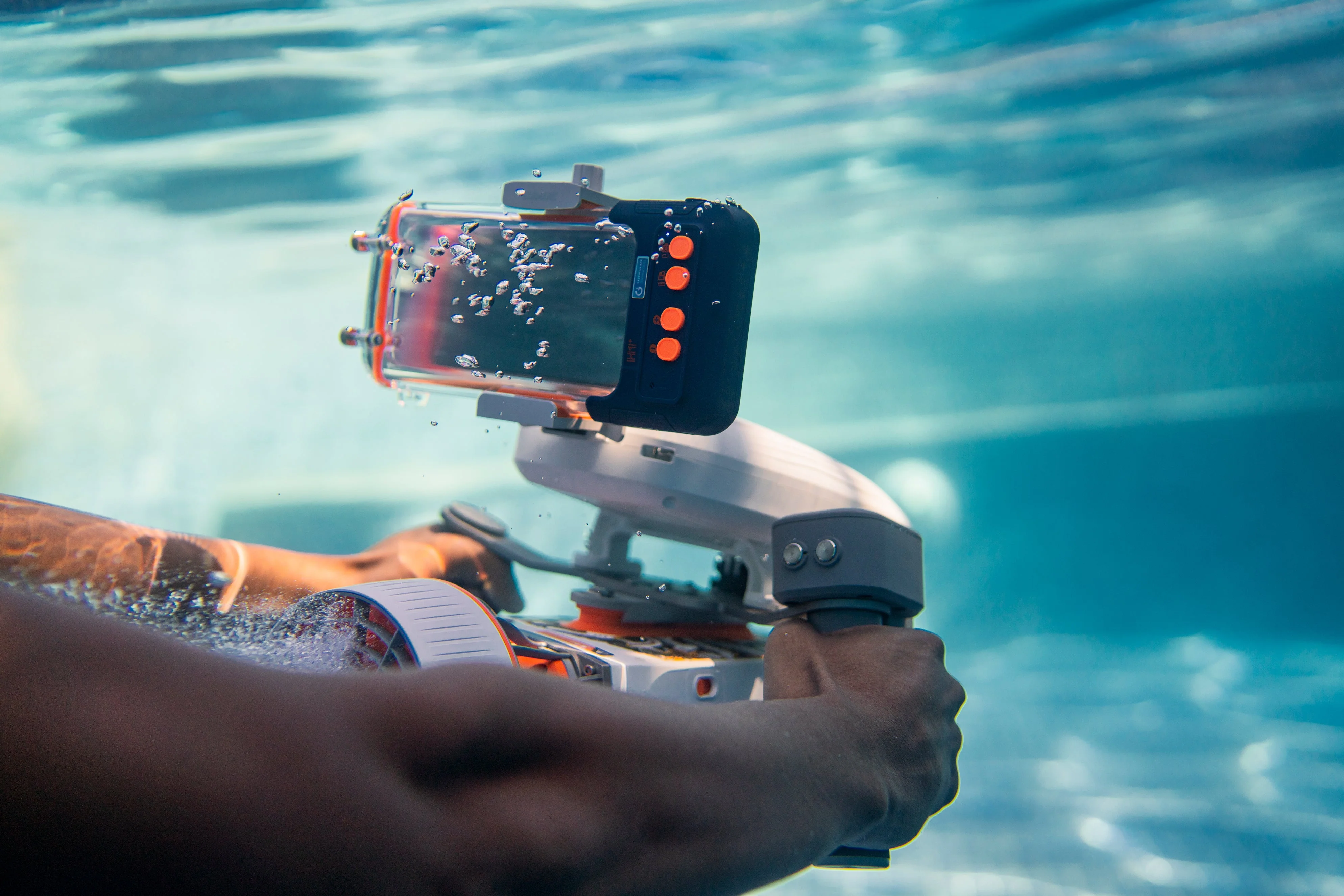 Sublue H1+ Smart Waterproof Phone Case – 4K Underwater Camera Housing with AI Color Correction - Image 13