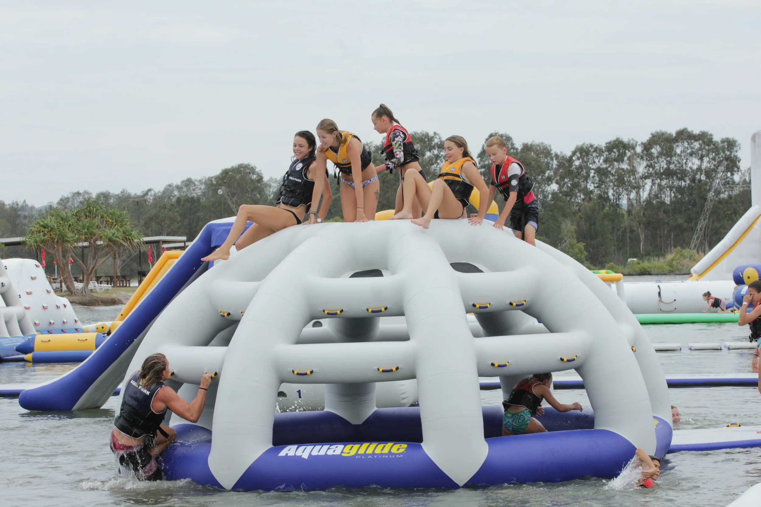 Aquaglide Thunderdome - Image 9